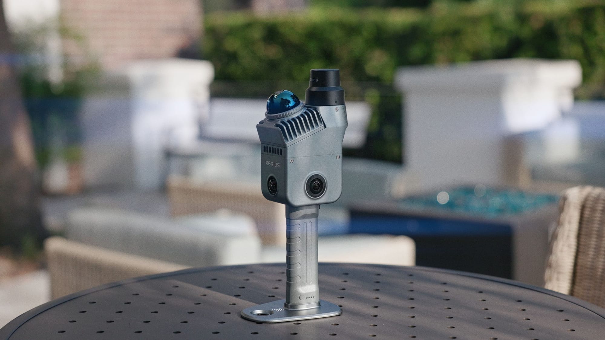 Lixel K2 in use on an outdoor jobsite
